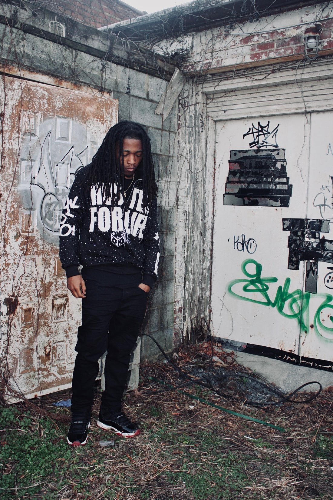 BLACK CHASE MONEY NOT PEOPLE ZIP-UP